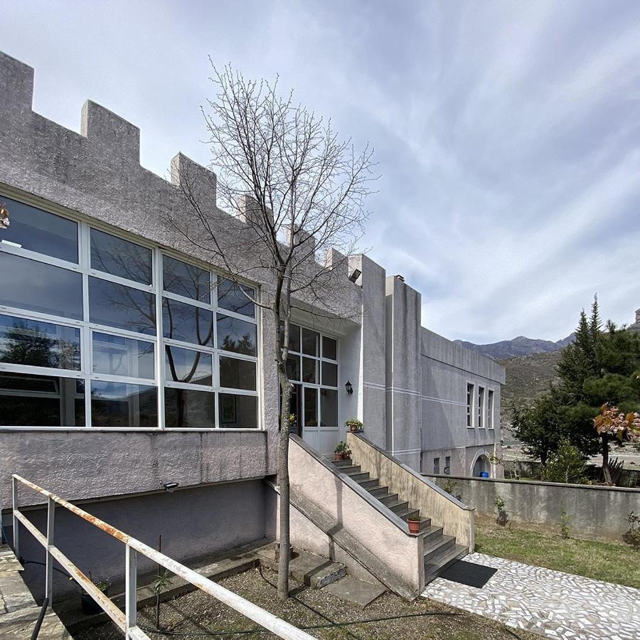 Agroturizem Hotel Vila Franceze Koman エクステリア 写真