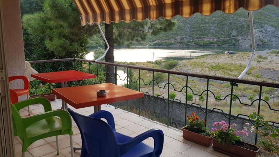 Agroturizem Hotel Vila Franceze Koman エクステリア 写真